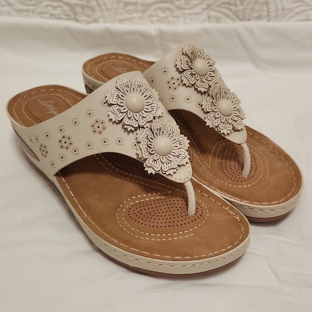 New!Light beige flower wedge flip flop arch support thong sandal off white ivory